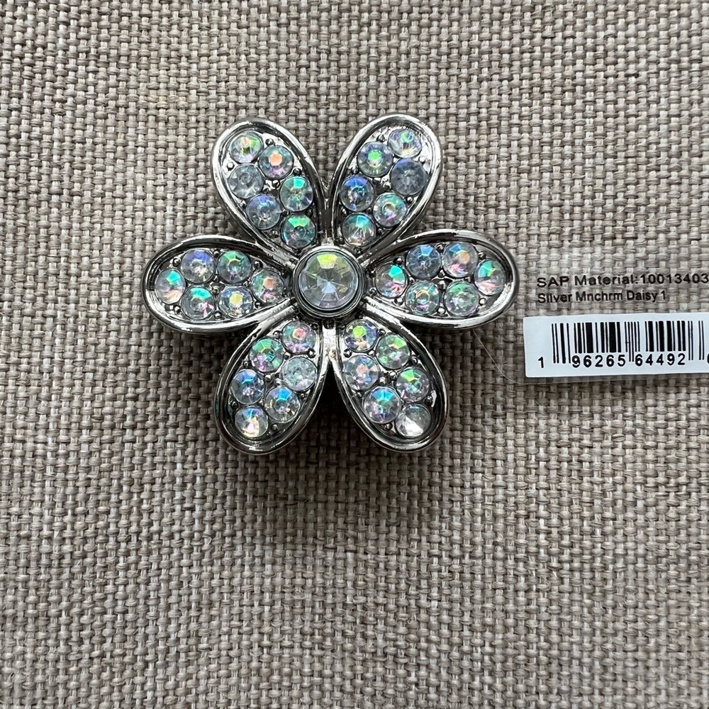 Crocs Elevated Silver Monochrome Daisy Jibbitz